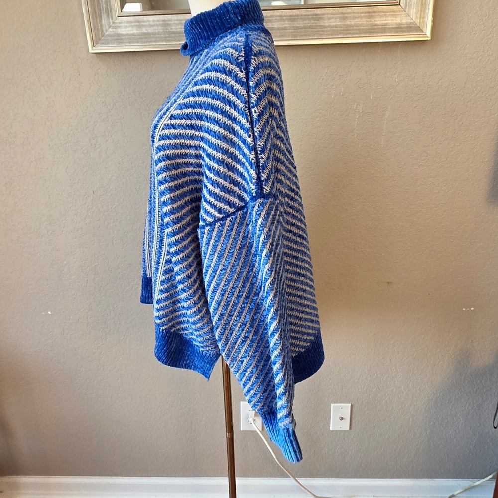 Charli Oversized Blue Chenille Stripe Turtleneck Sweater Womens Oversized Large‎ - Picture 3 of 7